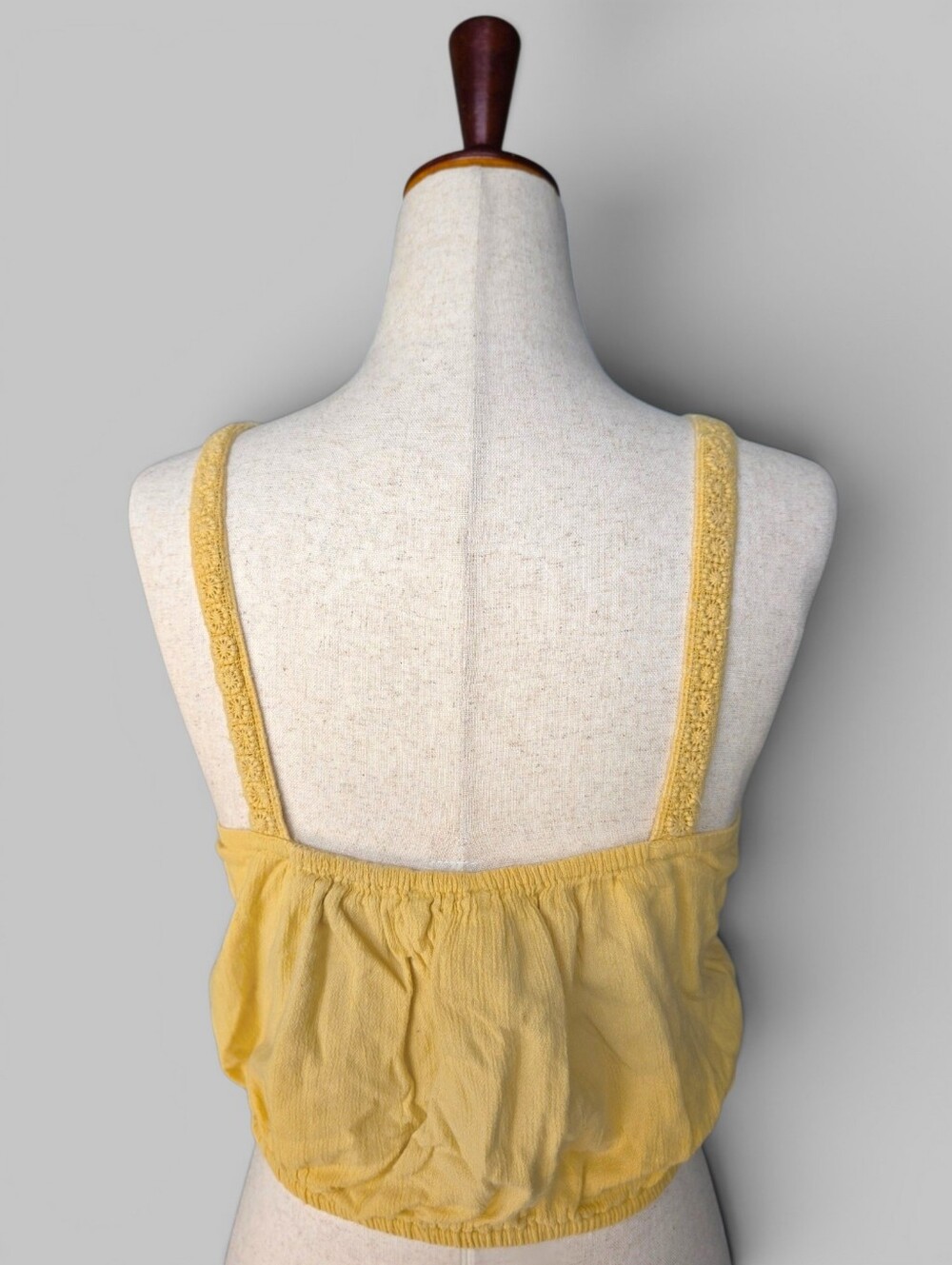American Eagle Crop Top Yellow Eyelet Embroidered Faux Button Front - Picture 2 of 4